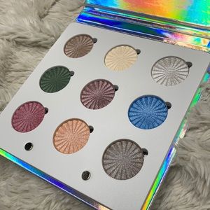 Ofra glitch 2000 palette